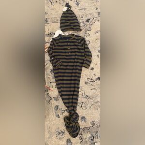 Nwt Lou Lou and company striped knotted baby gown with hat